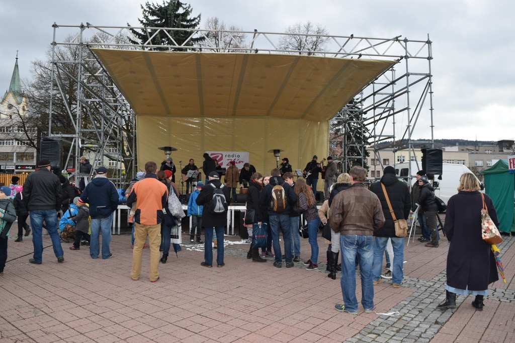 Marnatosnaha na náměstí Míru na Zelený čtvrtek byla