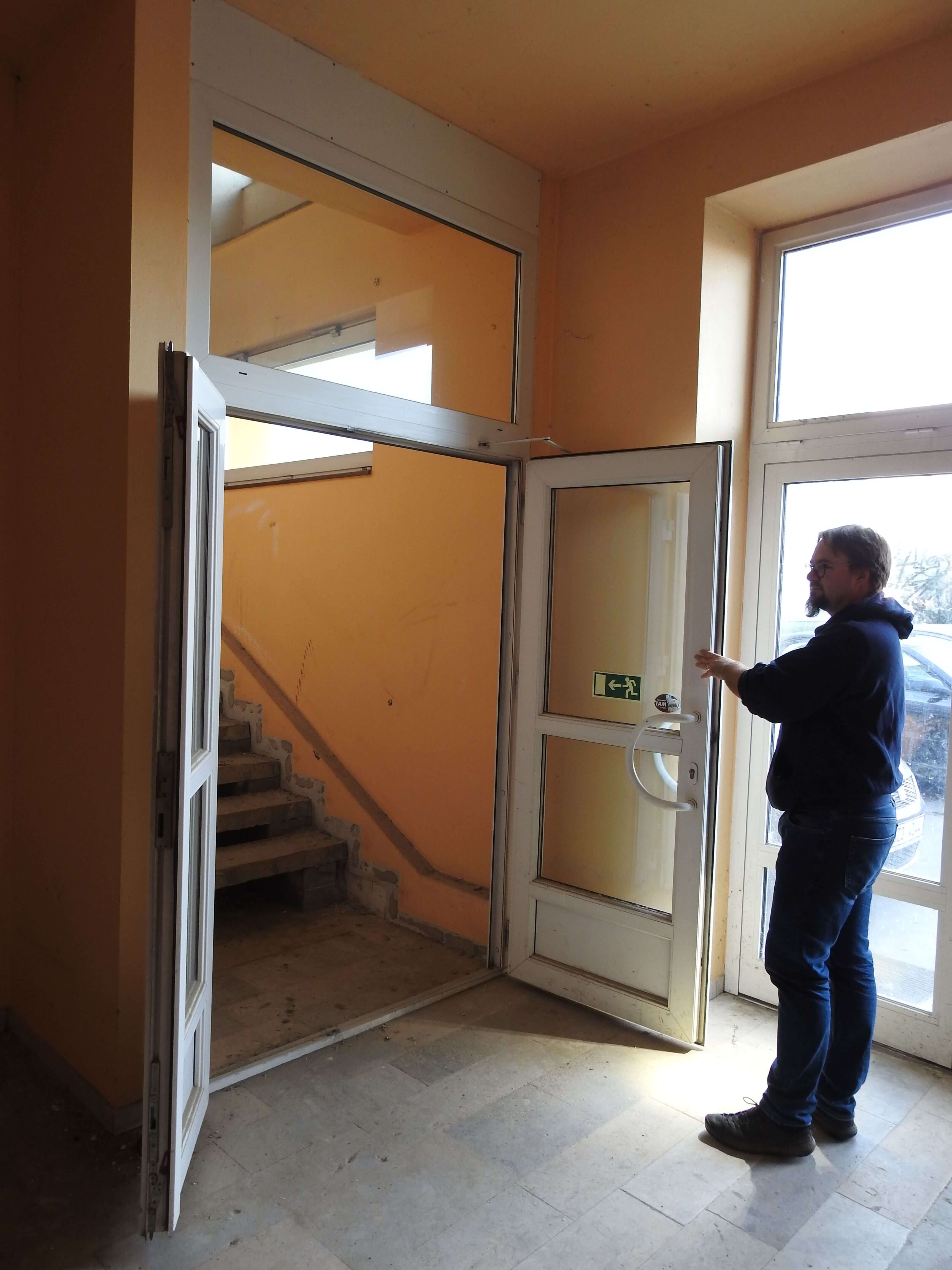 023 Dveře na schody.jpg